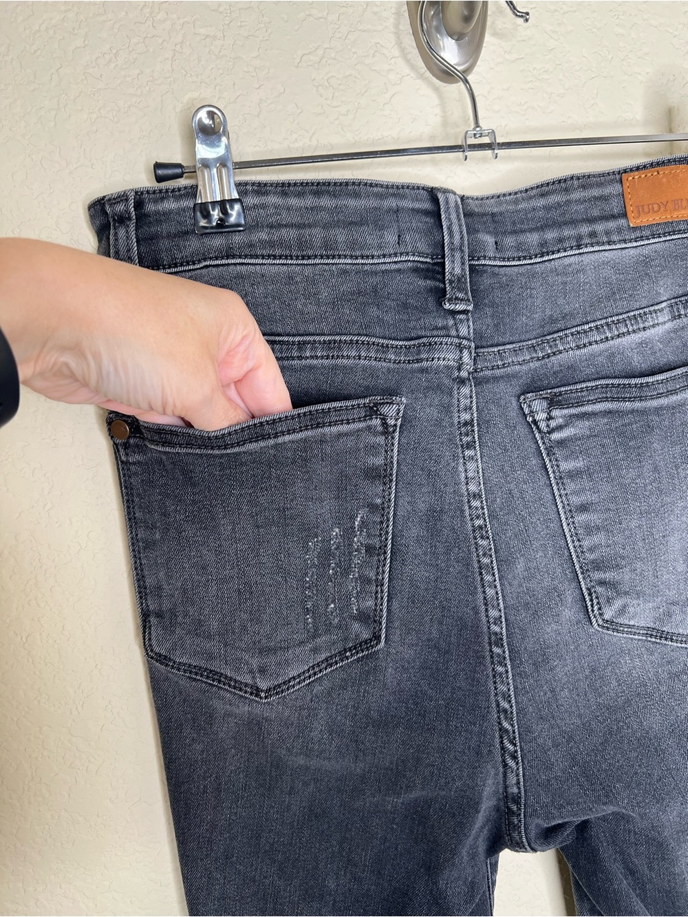 NTM: Judy Blue Skinny Jeans Size 5/27 Black Gray Wash Raw Hem Stretch Denim - Picture 9 of 16